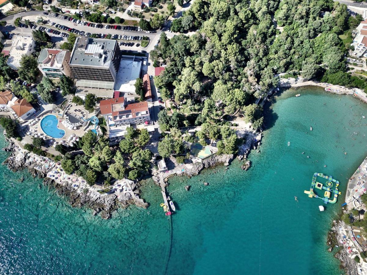 Sesar Apartments Krk - No. 1 Iva 克尔克 外观 照片